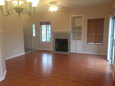 262 Windsor Ct unit C, South Elgin, IL 60177 - photo 3