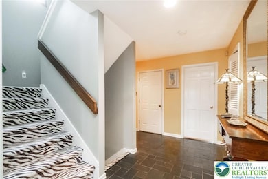 Foyer/door to garage