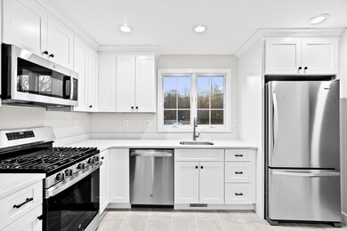 196 Summer St unit 5, Hingham, MA 02043 - photo 3