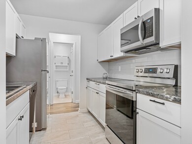 586 Somerset Ln unit 8, Crystal Lake, IL 60014 - photo 4