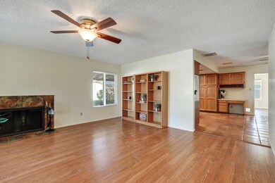 4-GreatRoom