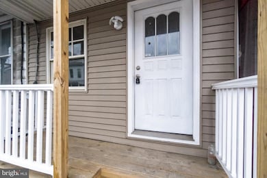 614 W Market St, Mahanoy City, PA 17948 - photo 2