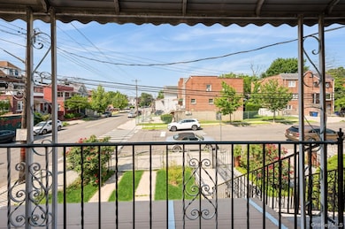 1149 E 219th St, Bronx, NY 10469 - photo 4