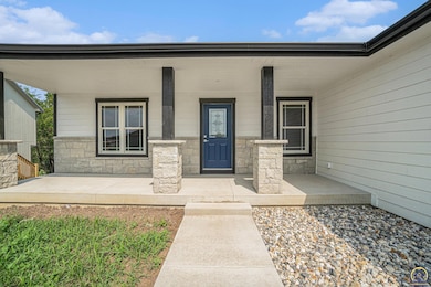 4334 SW Lakeside Dr, Topeka, KS 66610 - photo 6