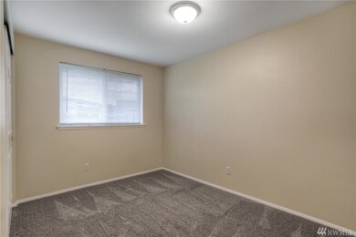 707 Washington Ave SE, Orting, WA 98360 - photo 3