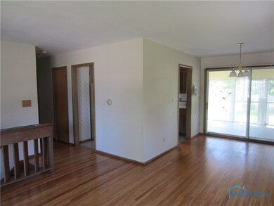 23754 W Meadow Dr, Genoa, OH 43430 - photo 5