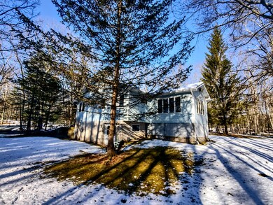 466 Spruce St, Hawley, PA 18428 - photo 3