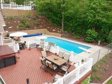 202 Huntington Dr, Scranton, PA 18519 - photo 2