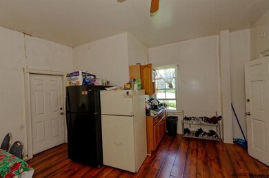 21 Sloan St, Albany, NY 12202 - photo 3