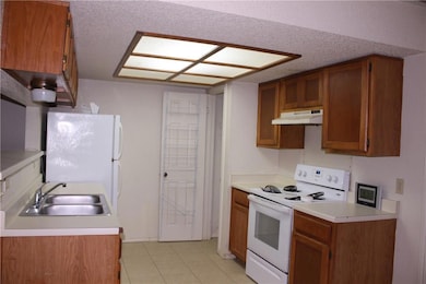 9406 Kempler Dr unit B, Austin, TX 78748 - photo 3