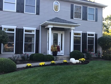 2524 Leach Dr, Naperville, IL 60564 - photo 2