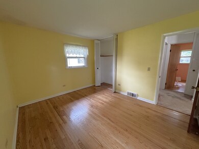 1372 Algonquin Dr, Elgin, IL 60120 - photo 7