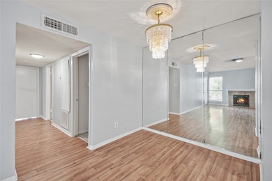 10211 Sugar Branch Dr unit 324, Houston, TX 77036 - photo 2