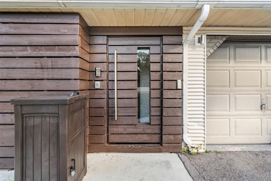 2406 Meadowbrook Dr, Lutz, FL 33558 - photo 2