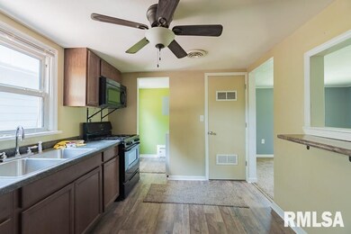 205 Connecticut St, Washington, IL 61571 - photo 6