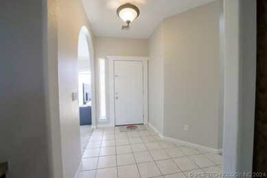 1117 S 35th St, Broken Arrow, OK 74014 - photo 2