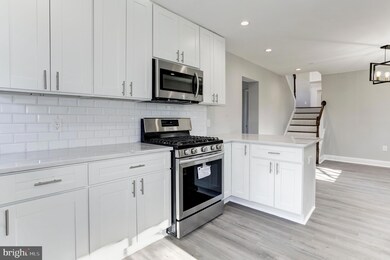 405 Saint Margarets Dr, Capitol Heights, MD 20743 - photo 6