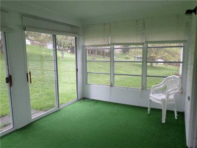 Patio/Deck. Lovely picnic perfect sunroom patio on