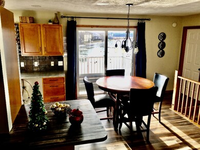 Dining pic 1 daybreak