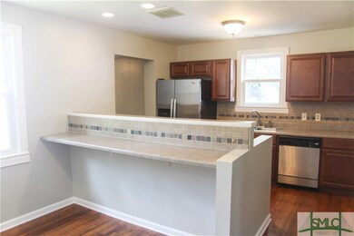 Spacious breakfast bar!