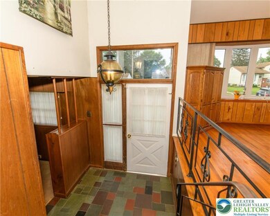 1567 Rudolph Dr, Bethlehem, PA 18018 - photo 3