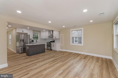 4105 Chestnut St, Fairfax, VA 22030 - photo 2