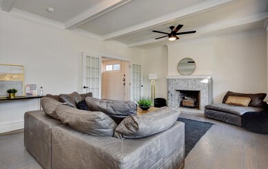 Living Room (2)