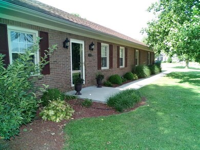 113 Farmbrook Cir, Frankfort, KY 40601 - photo 5