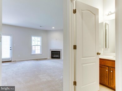 25111 Sweet Myrtle Square, Aldie, VA 20105 - photo 6