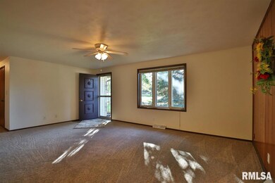 16114 N Regency Park Place, Chillicothe, IL 61523 - photo 3