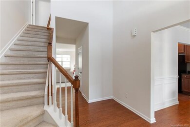 2-story foyer