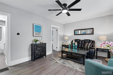 unlisted-address, Saint Louis, MO 63114 - photo 4