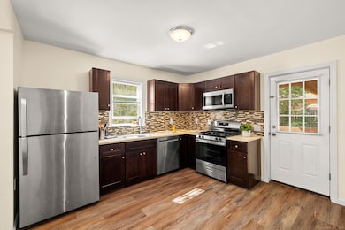 143 Kneen St unit 1, Shelton, CT 06484 - photo 3