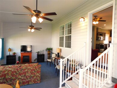 5302 Mohawk St, Zephyrhills, FL 33542 - photo 4