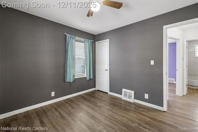 12173 Pearl St, Southgate, MI 48195 - photo 7