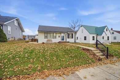 1847 Forest Ave, Waterloo, IA 50702 - photo 2