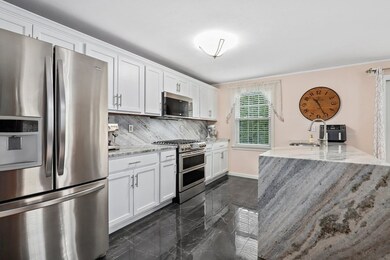 13 17th St, Lowell, MA 01850 - photo 4