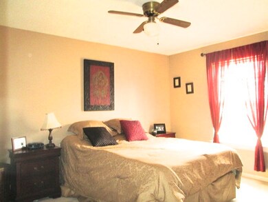 Spacious Master Bedroom w/Walk-in Closet