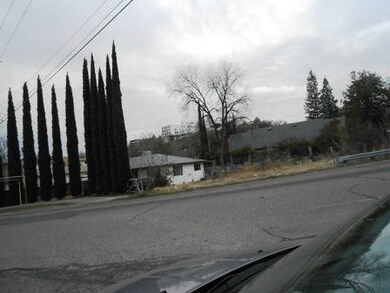 2460 Railroad Ave, Redding, CA 96001 - photo 2