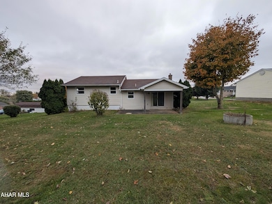 114 Pinecone Ct, Salix, PA 15952 - photo 2