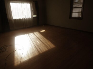 172 Keddy St, Springfield, MA 01109 - photo 4