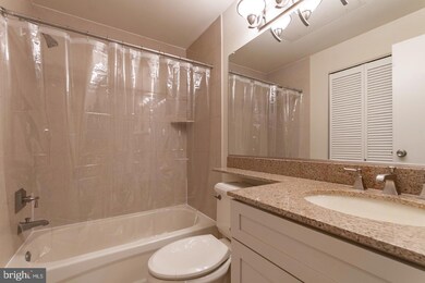2429 Locust St unit 513, Philadelphia, PA 19103 - photo 7