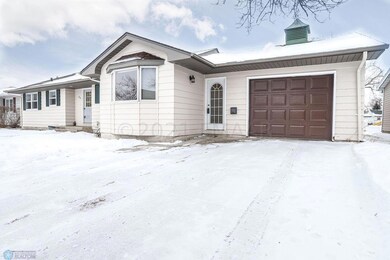 207 5th Ave W