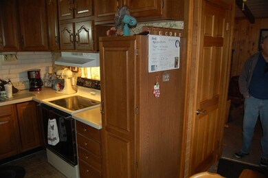 Glass top range, eat-in kitchen, 6 panel solid fir
