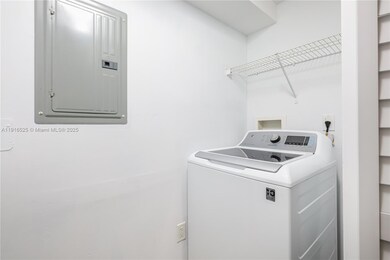 19501 W Country Club Dr unit 515, Aventura, FL 33180 - photo 7