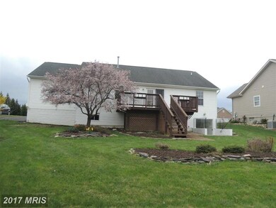 258 Hook Dr, Martinsburg, WV 25405 - photo 4