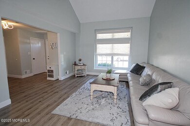 83 Kentucky Way, Freehold, NJ 07728 - photo 6