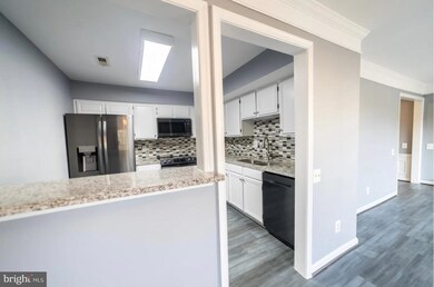 8068 Stonewall Brigade Ct unit 201, Manassas, VA 20109 - photo 5