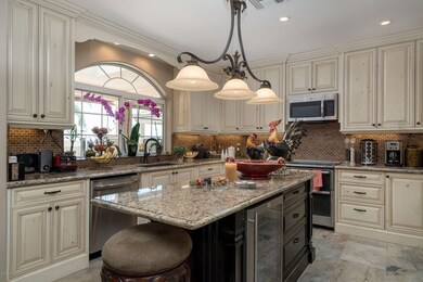 Gorgeous Pearl Color Kitchen