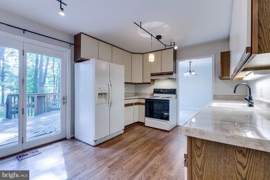 4523 Pickett Rd, Fairfax, VA 22032 - photo 2